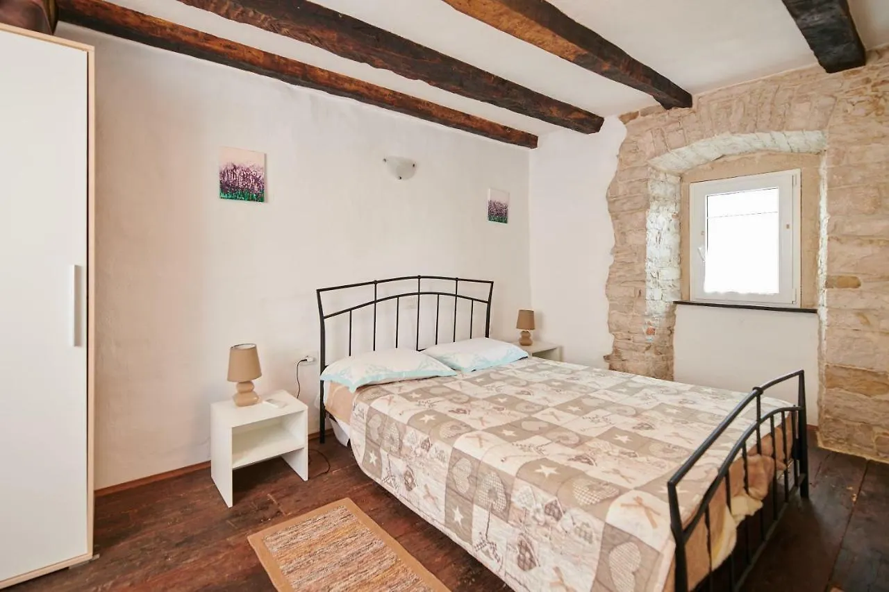 App Lidia Apartment Groznjan Croatia